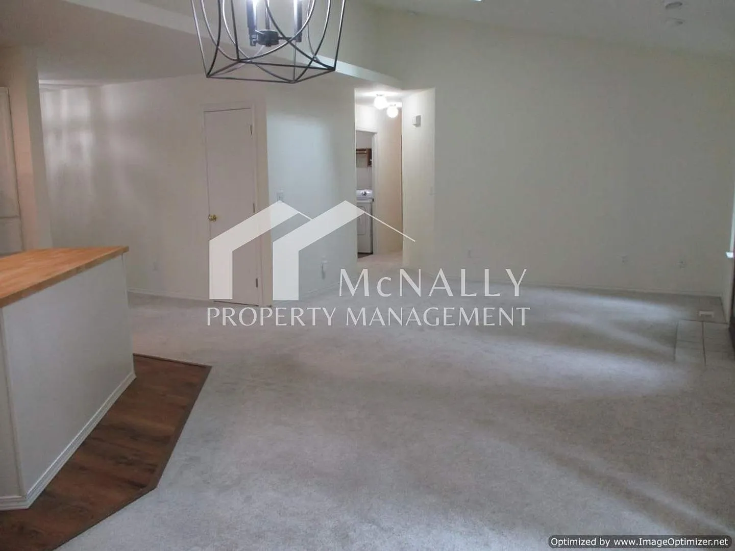 Spacious 3-Bedroom Home with Bonus Room and Peek-a-Boo Views — Photo 4