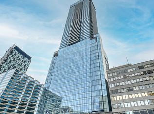 488 University Ave #3302, Toronto, ON M5G 0C1