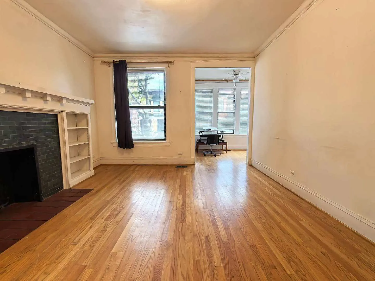 2 bed, 1000 sqft, $1,600 — Photo 3