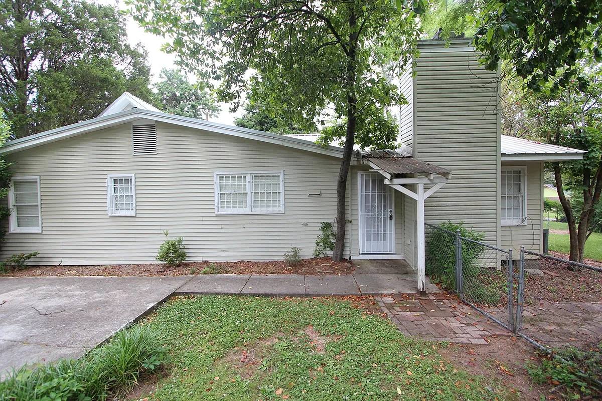 Building Photo - 2101 3rd Pl S #B