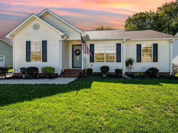 562 Porter Trace Dr, Kernersville, NC 27284