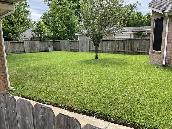 4th image of 14011 Sandy Springs Ln