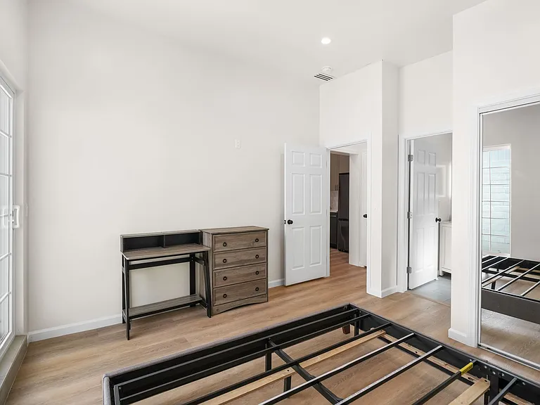 10327 Vanalden Ave — Photo 14