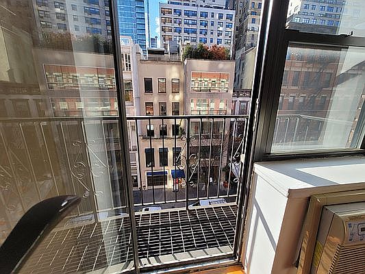 3rd image of 241 E 58th St #5S