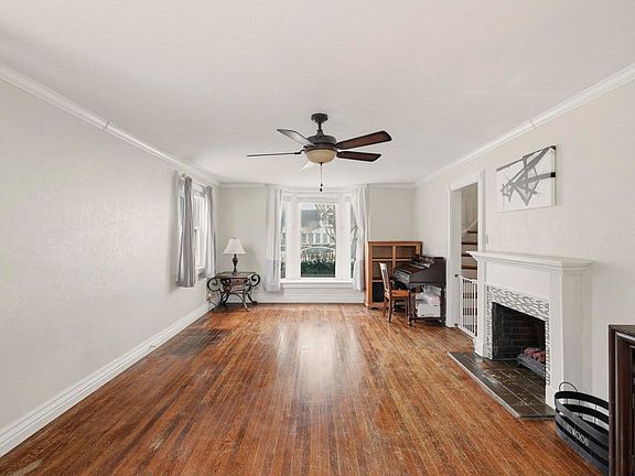 4th image of 405 Wiley Avenue