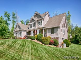 5 King View Dr, Fletcher, NC 28732