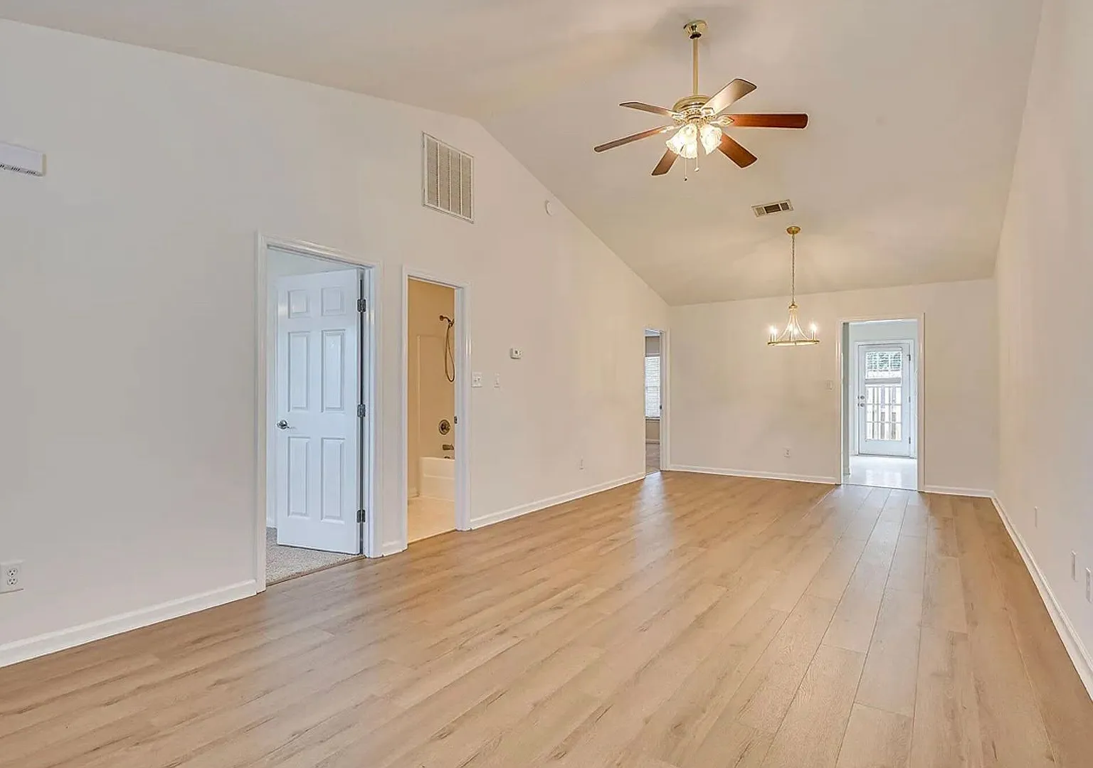 Updated 2 BR, 2 BA Townhome — Photo 2