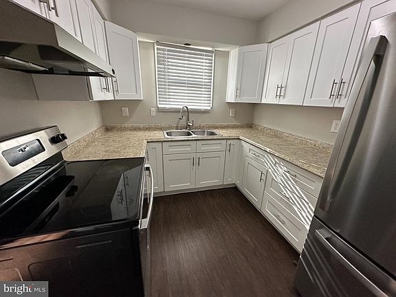 5th image of 508 Loch Lomond Dr