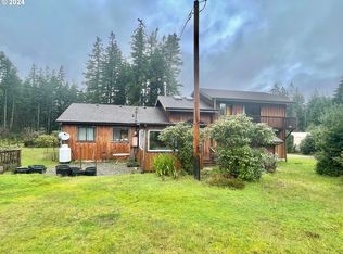 56512 Christopher Rd, Bandon, OR 97411