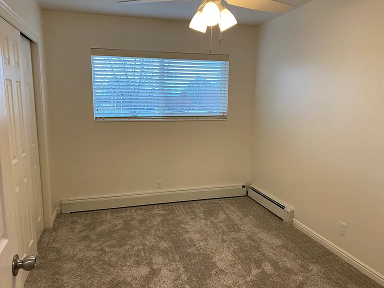 411 E 100 S — Photo 18