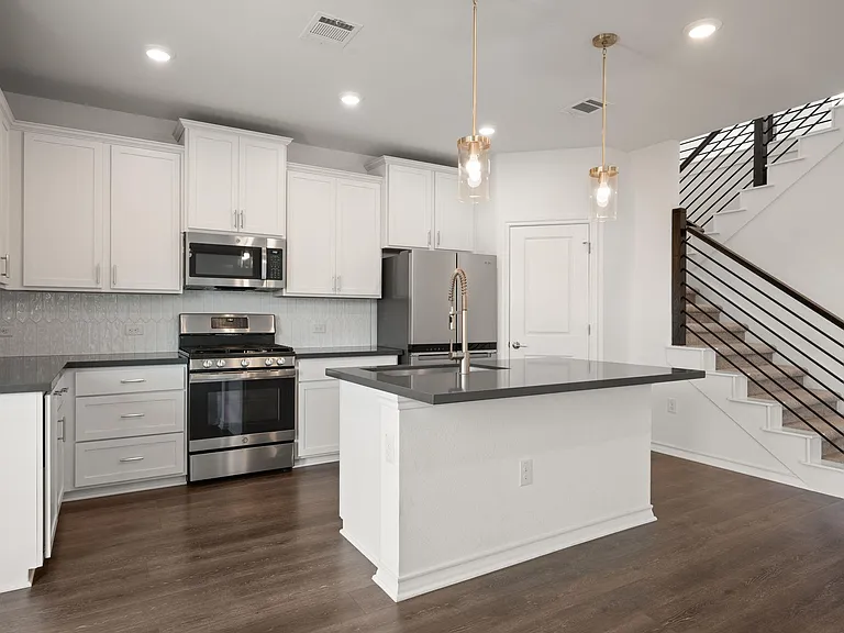 2902 Tavern Dr — Photo 10