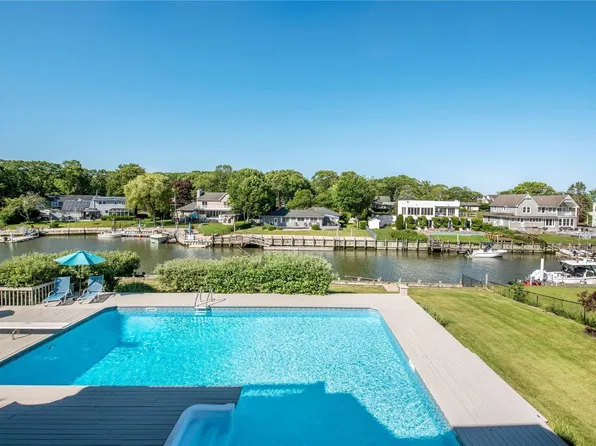 71 Romana Dr, Hampton Bays, NY 11946