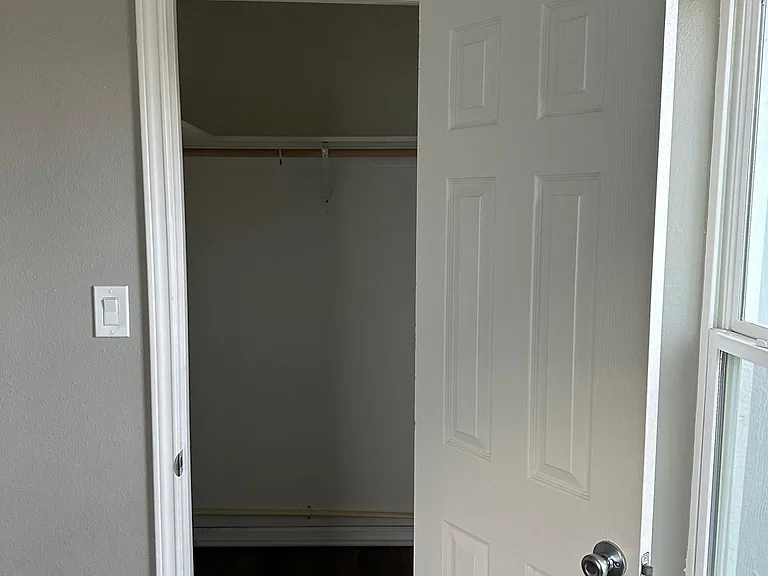 2401 Shropshire St — Photo 15