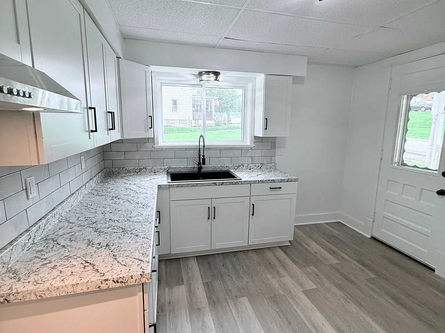 4 bed, 2472 sqft, $1,695 — Photo 3