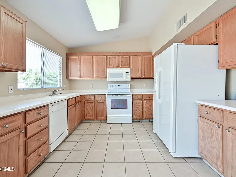 6830 E Paradise Ln — Photo 8