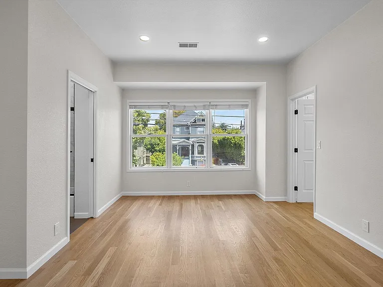 2026 San Antonio Ave #C — Photo 5