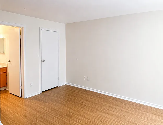 2 bed, 914 sqft, $2,000 — Photo 2