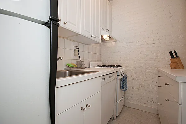 Rented by Maison International | media 12