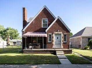 723 Pine St, Wyandotte, MI 48192
