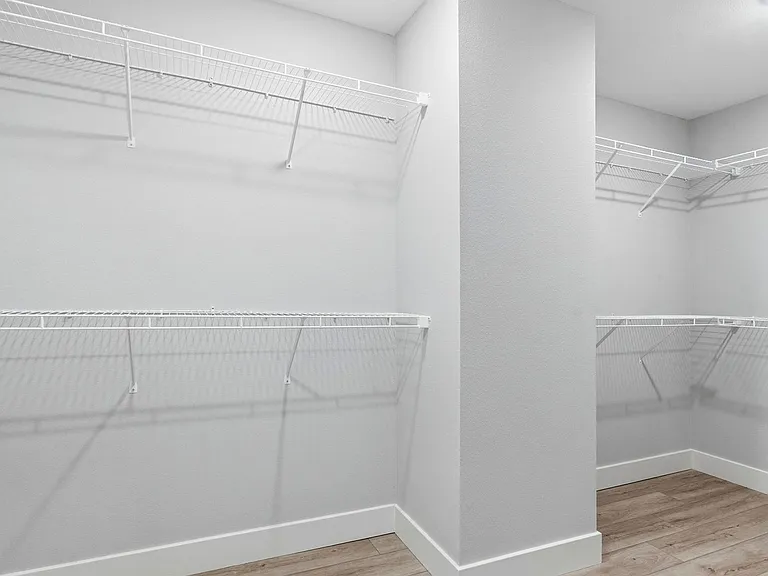 2191 W Parkview Ave — Photo 21