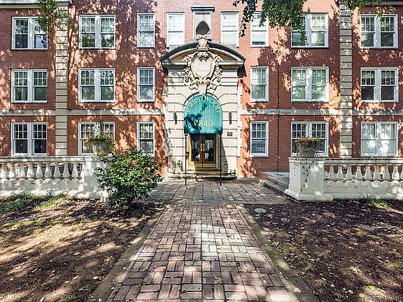 Peachtree Residents Entrance