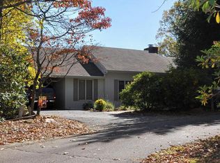 932 Groundhog Hill Rd, Hillsville, VA 24343