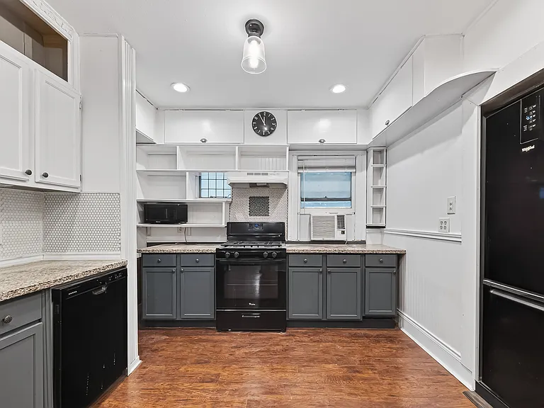 5618 Belmark St — Photo 10