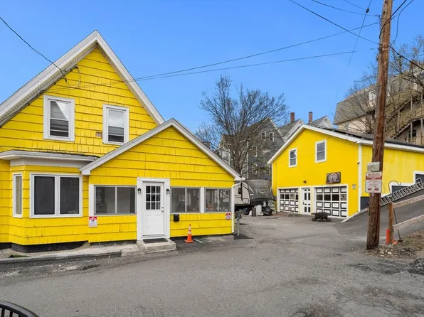 129 High St, Clinton, MA 01510