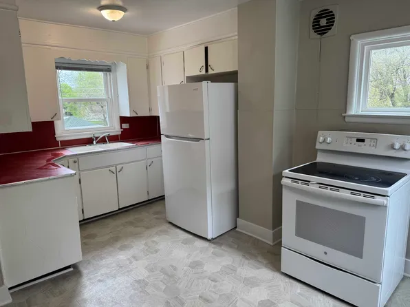 1123 Wheeler St SW APT 2, Wyoming, MI 49509