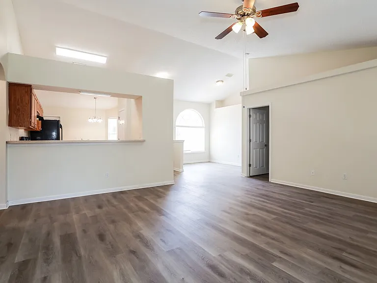 3445 Shelley Dr — Photo 5