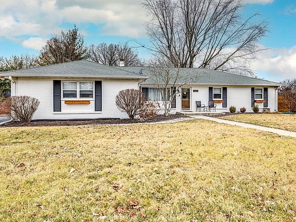 4th image of 6424 Meridian Woods Blvd