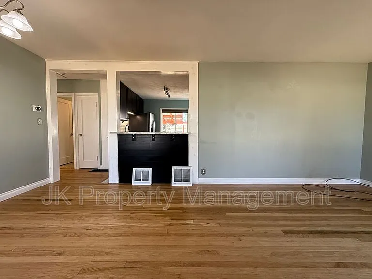 2416 4th Ave S — Photo 5