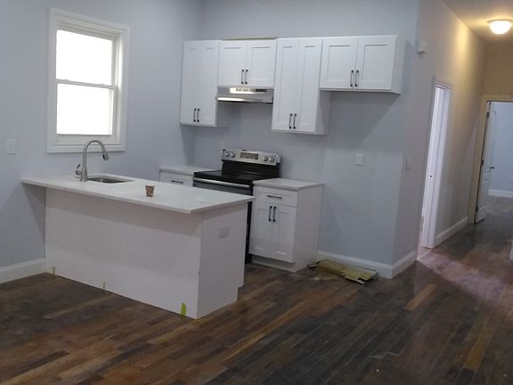 3rd image of 2071 Bathgate Ave