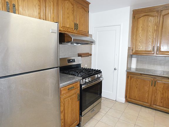 3rd image of 1638 Dilleta Ave #A