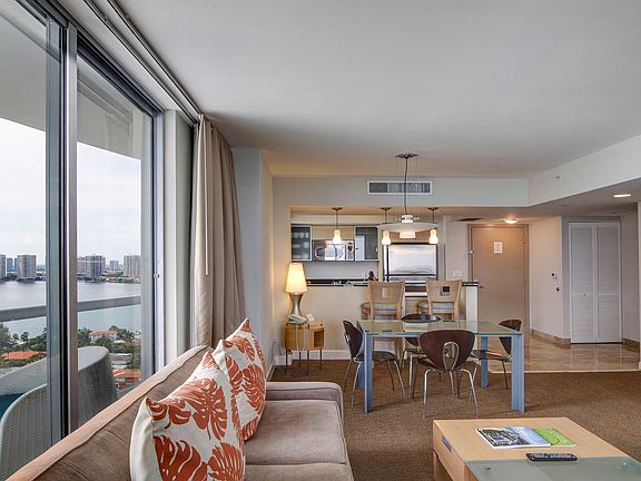 3rd image of 18683 Collins Ave #2401