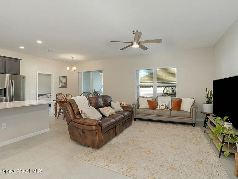 4832 Shannock Ave — Photo 6
