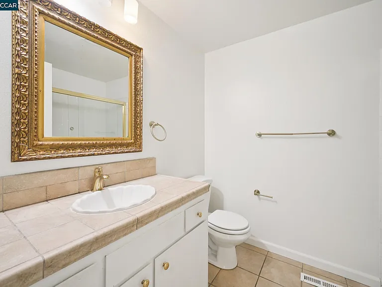 2137 Presidio Ct — Photo 31