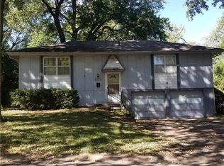123 N 1st St, Blue Springs, MO 64014