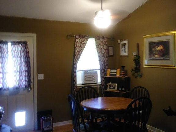 2nd image of 98 Silverthorn Dr