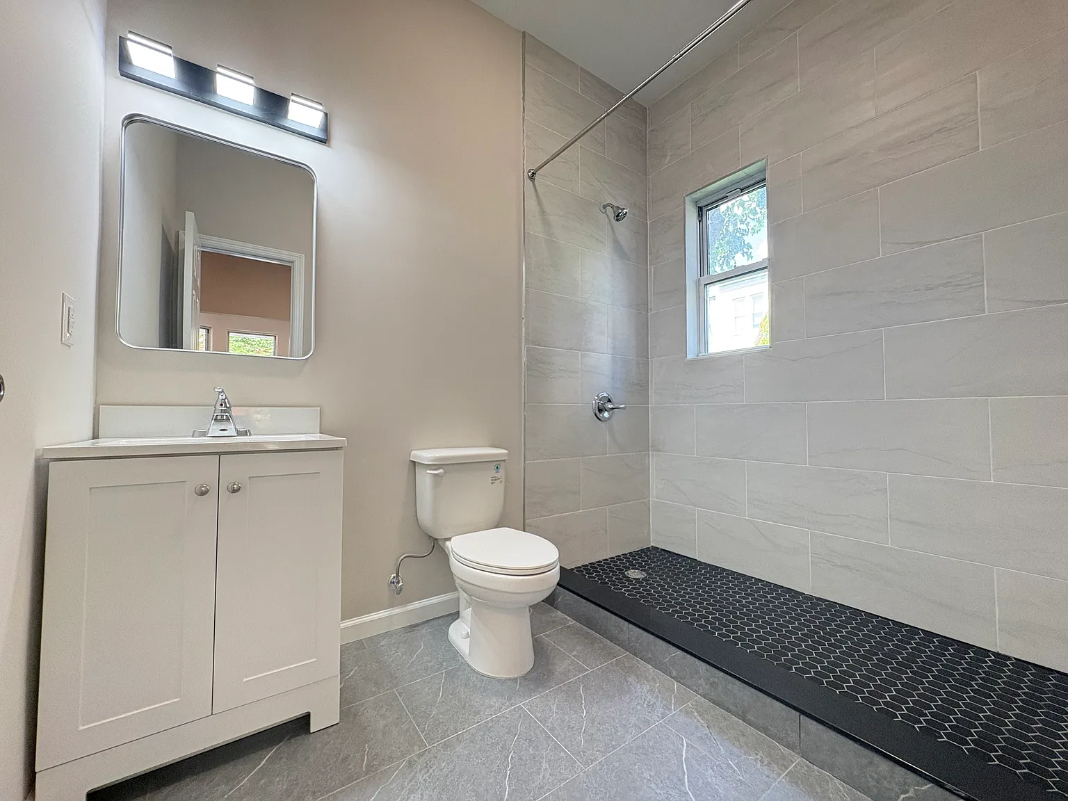 Studio, 500 sqft, $1,800 — Photo 4