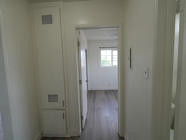 1621 W 226th St #8 — Photo 12