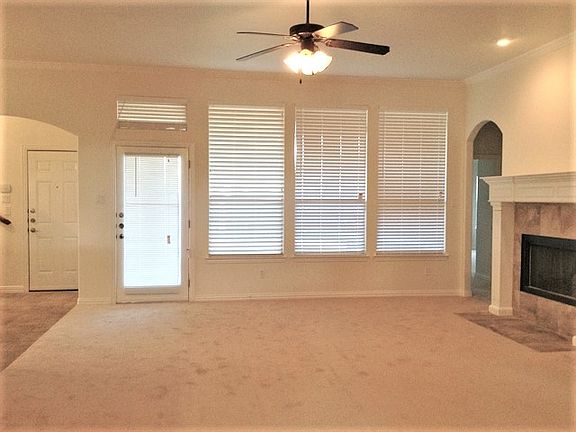 2nd image of 1137 Lakeside Dr