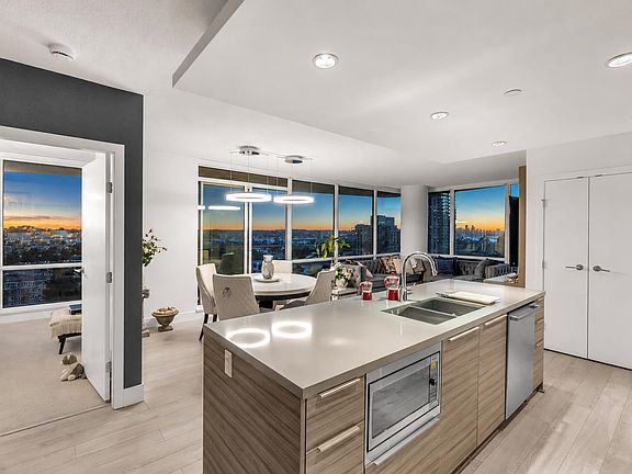 4th image of 1550 Fern St #1607
