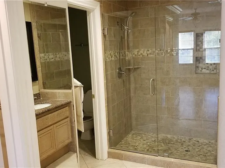 415 Townsquare Ln #225 — Photo 15