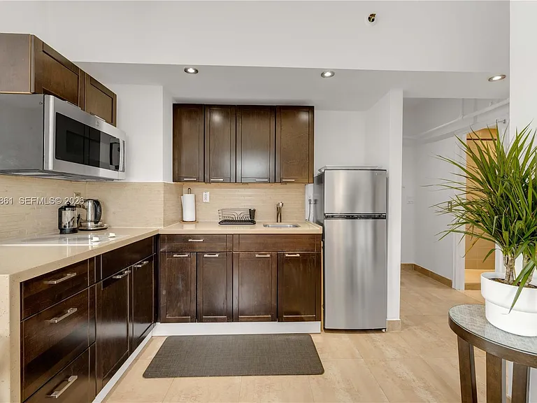 255 W 24th St #542 — Photo 7