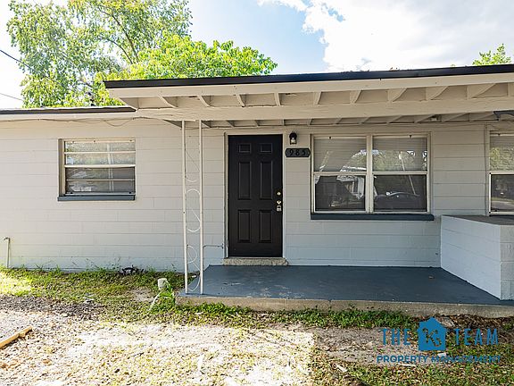2nd image of 985 Childs Ave #985