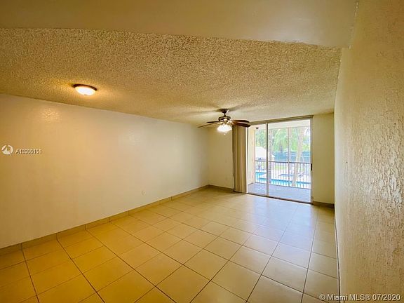 3rd image of 8215 Lake Dr #205