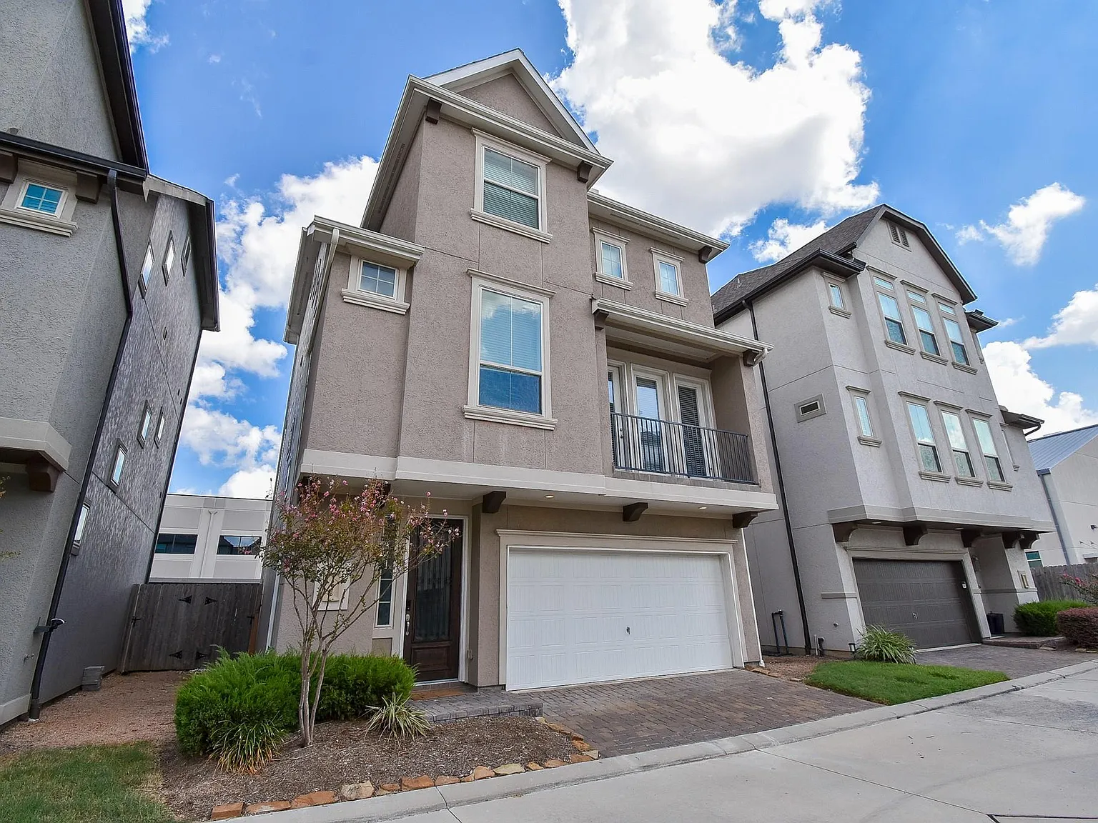 3 bed, 3.5 bath, 1893 sqft, $2,980 — Photo 4