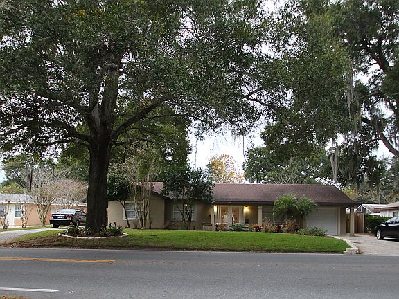4th image of 710 S Primrose Dr