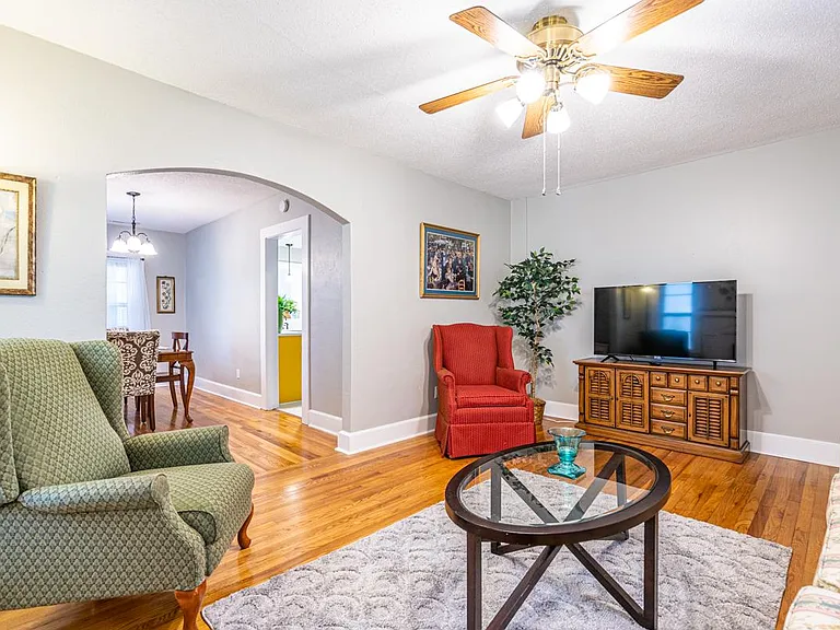1300 Sparkman St SW — Photo 2